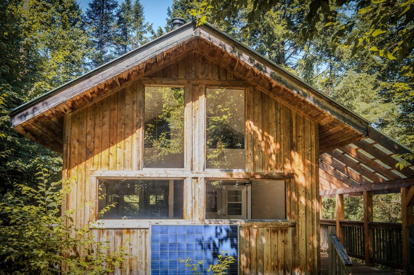 Unique Cabin with Modern Interior Surrounded by Nature for a Peaceful Escape in Harrington, Quebec