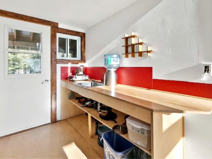 Cabins (Canada, Harrington, Quebec)