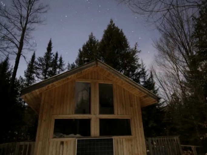 Cabins (Canada, Harrington, Quebec)