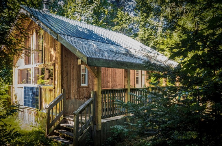 Cabins (Canada, Harrington, Quebec)