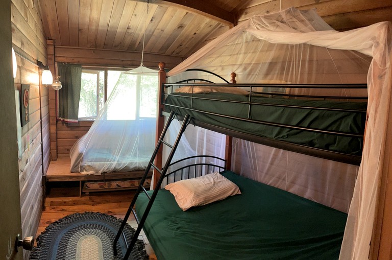 Cabins (Canada, Nipissing, Ontario)