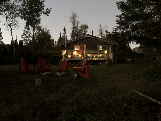 Cabins (Canada, Nipissing, Ontario)