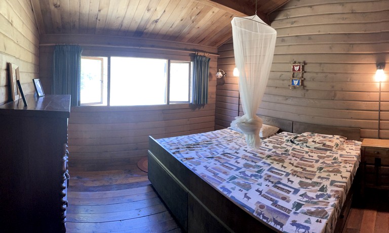 Cabins (Canada, Nipissing, Ontario)