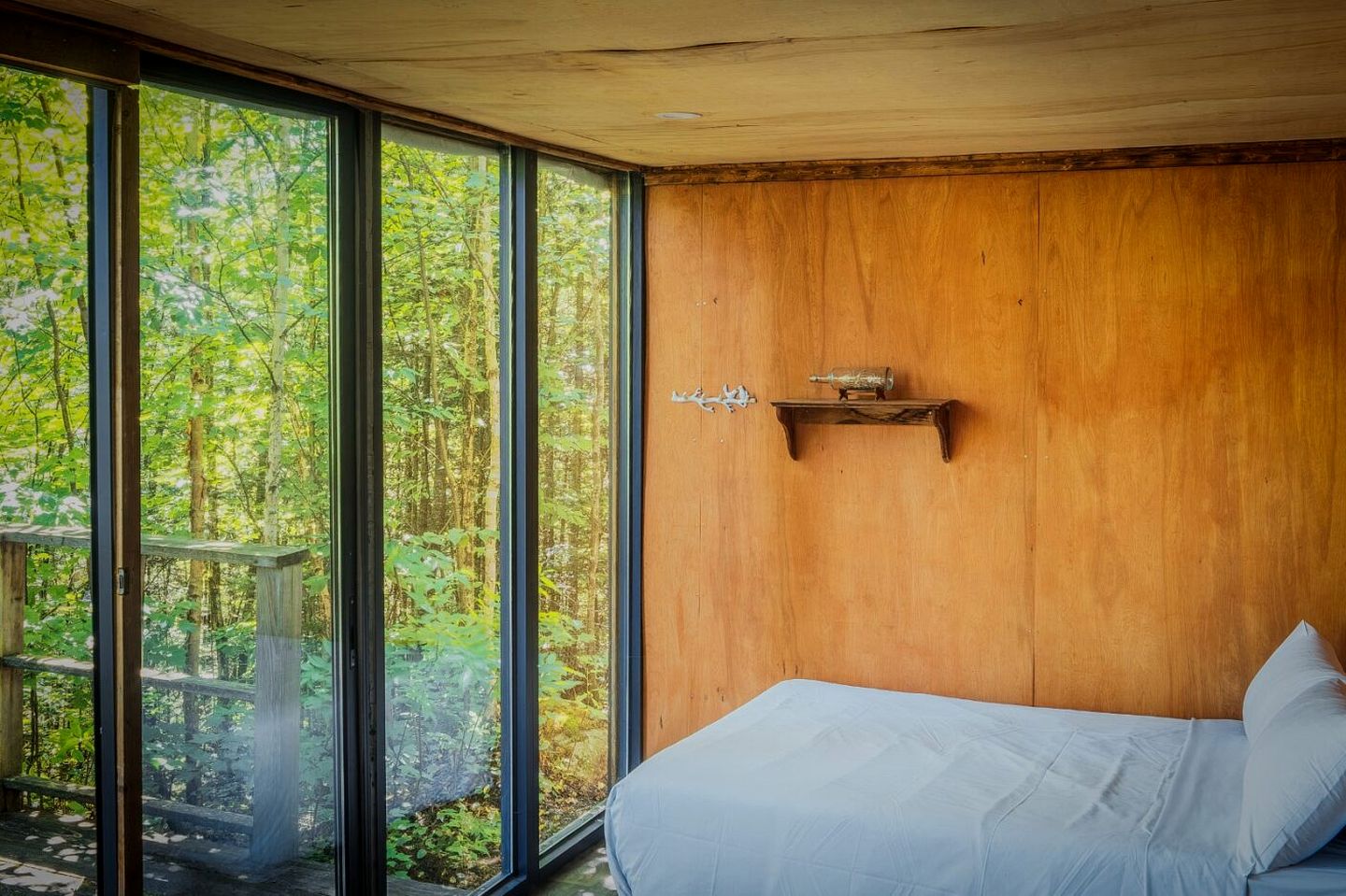 Secluded Tiny House Surrounded by Trees for a Peaceful Escape in Nature near Harrington, Quebec