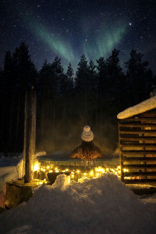 Unique Arctic Igloo Experience with Stunning Aurora Views in Norrbotten, Sweden