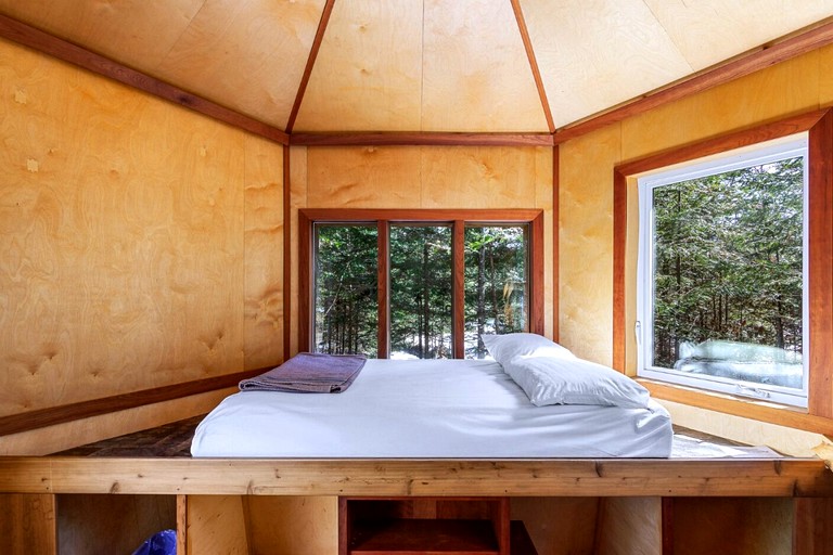 Pods (Canada, Harrington, Quebec)