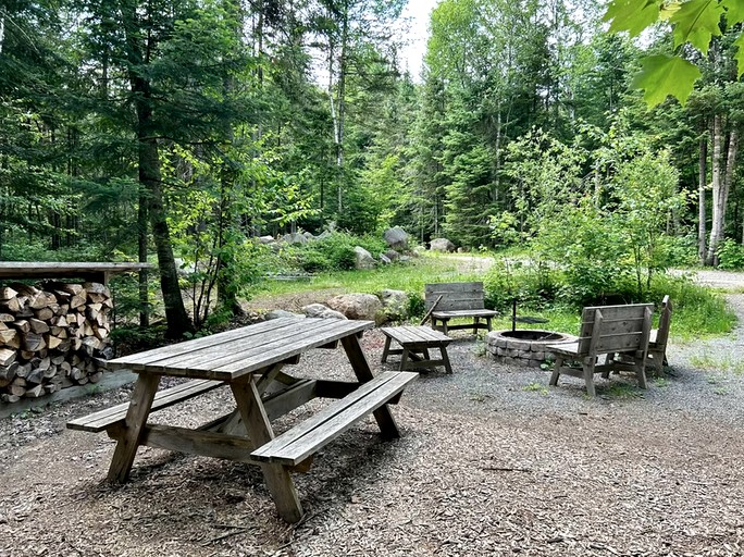 Cabins (Canada, Harrington, Quebec)