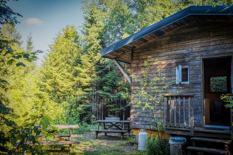 Cabins (Canada, Harrington, Quebec)