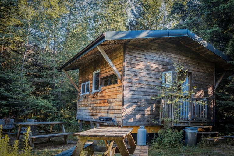 Cozy Dorm-Style Cabin for Group Getaways in the Nature of Harrington, Quebec
