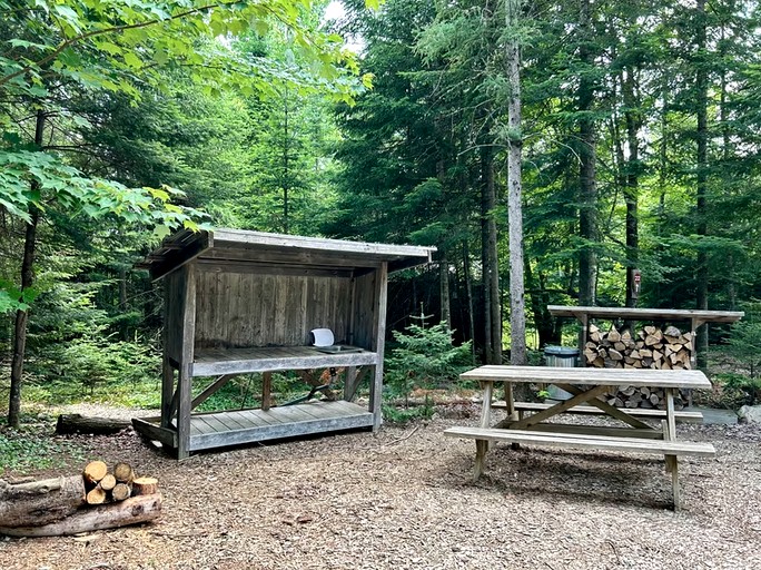 Cabins (Canada, Harrington, Quebec)