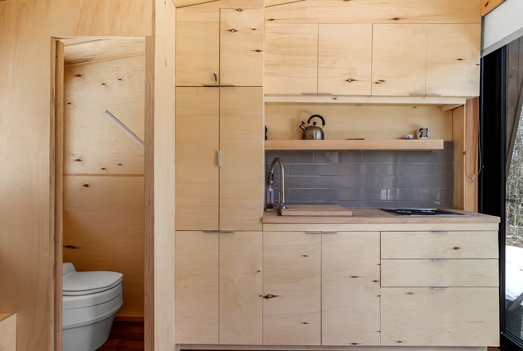 Cabins (Canada, Harrington, Quebec)