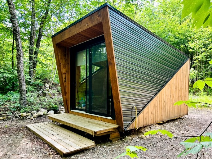 Unique Ecopod Tiny House Surrounded by Nature for a Peaceful Escape in Harrington, Quebec