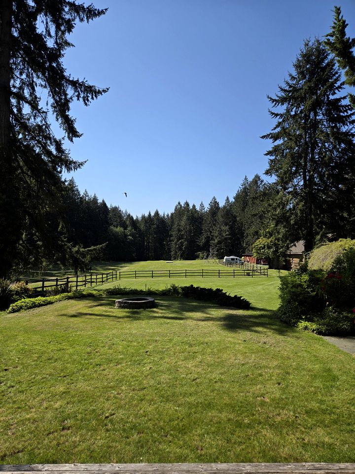 Cozy Tiny Cabin on a Peaceful Ranch, the Perfect Base for Outdoor Adventures on Vashon Island near Seattle, Washington
