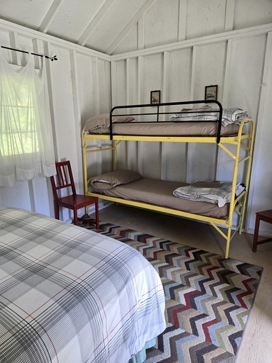 Cabins (United States of America, Vashon, Washington)