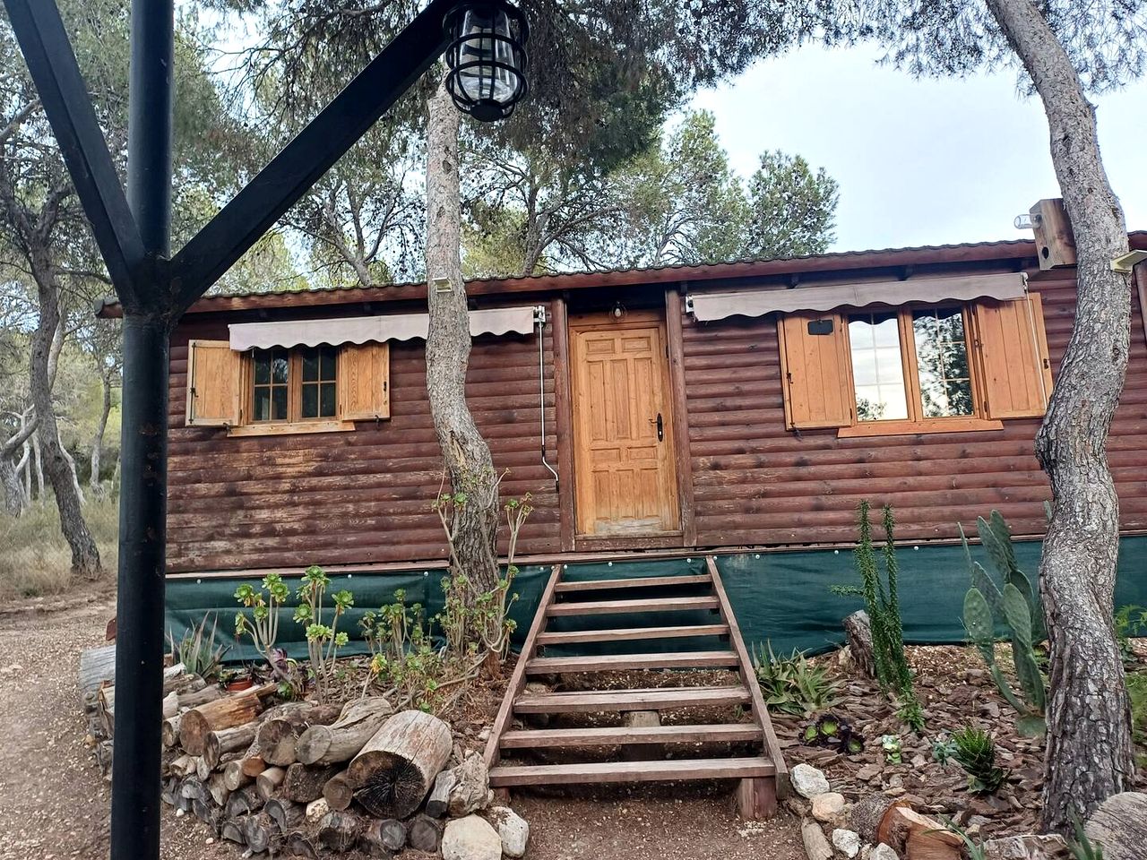 Cozy Mountain Cabin with Stunning Views for a Peaceful Getaway in Valencia, Spain