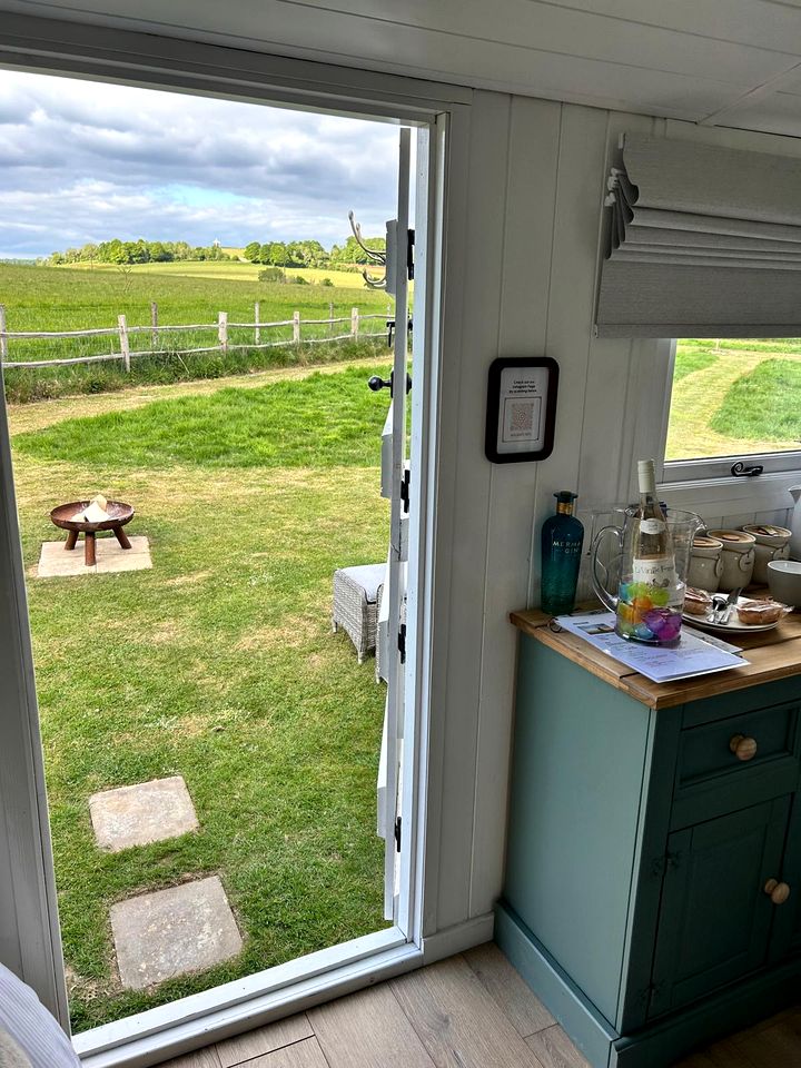 Cozy Shepherd's Hut in the South Downs National Park for a Memorable Glamping Experience near Chichester, England