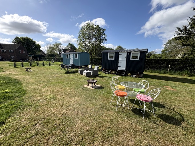 Cozy Shepherd's Hut in the South Downs National Park for a Memorable Glamping Experience near Chichester, England