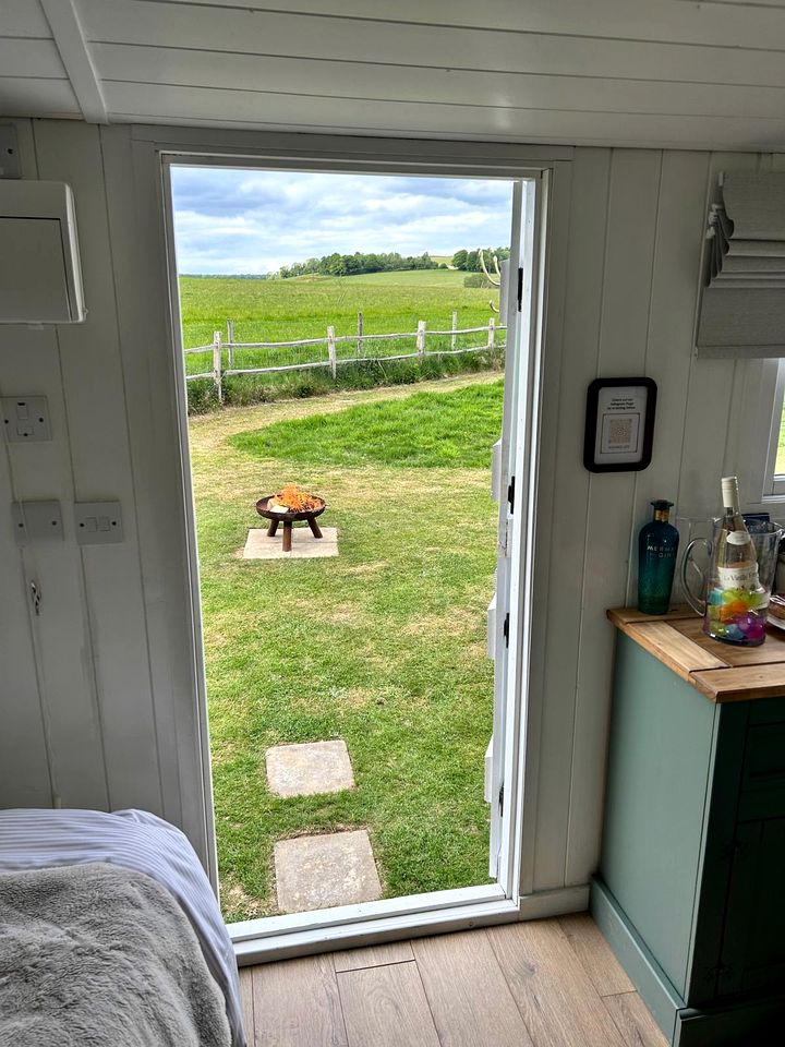 Cozy Shepherd's Hut in the South Downs National Park for a Memorable Glamping Experience near Chichester, England