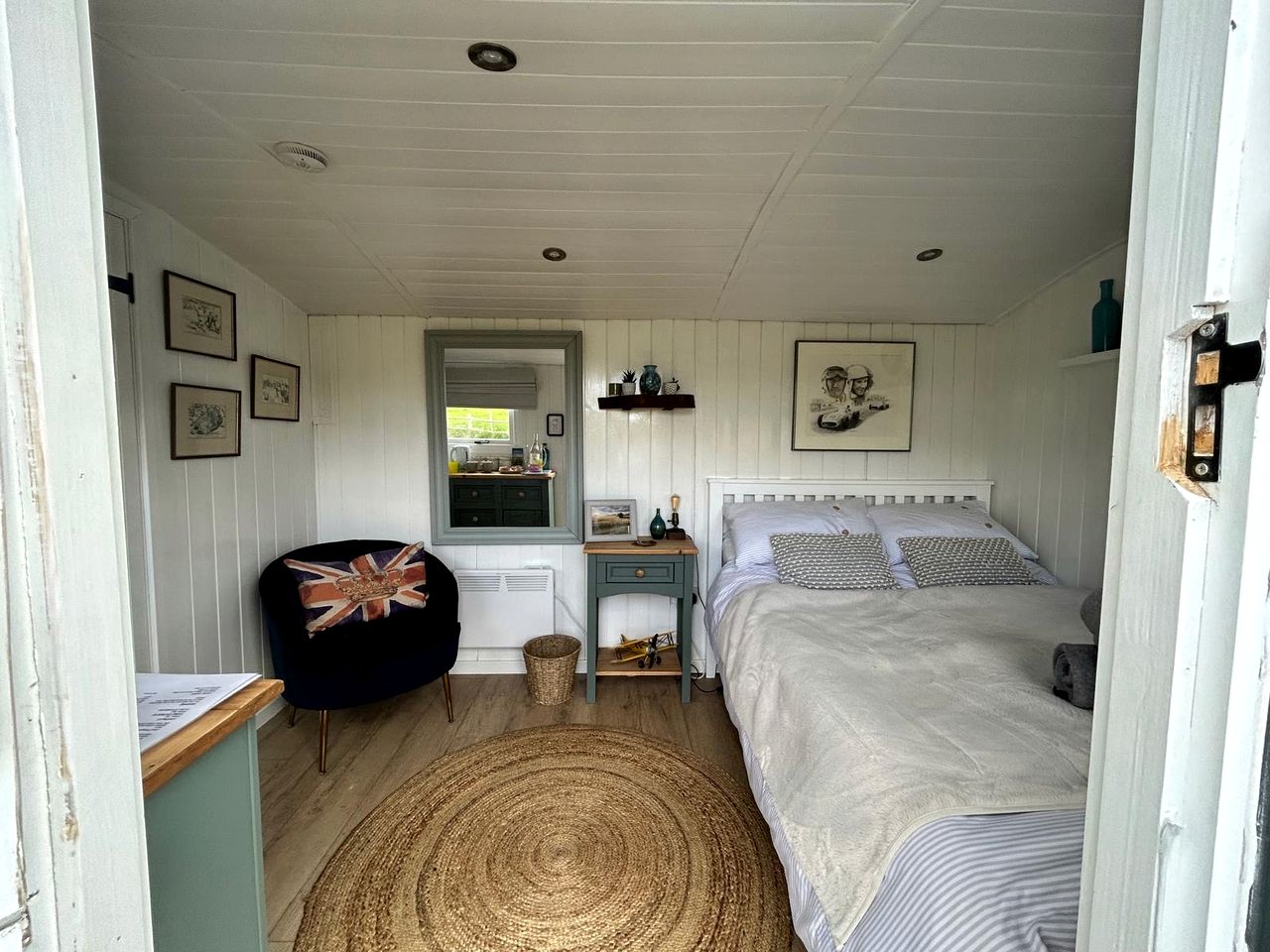 Cozy Shepherd's Hut in the South Downs National Park for a Memorable Glamping Experience near Chichester, England