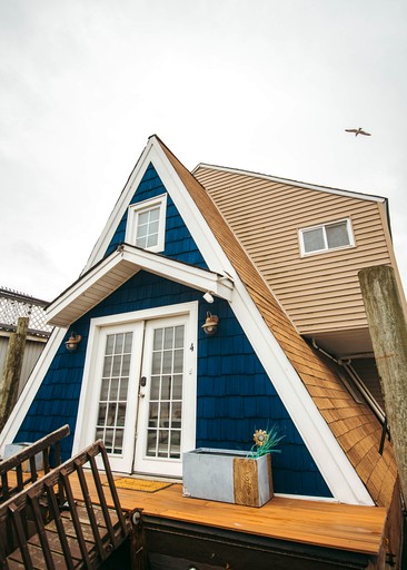 Floating Homes (United States of America, Seaford, New York)