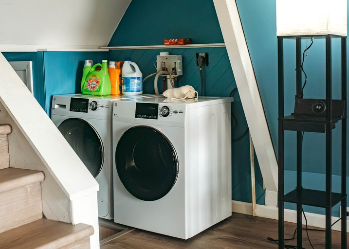 Floating Homes (United States of America, Seaford, New York)