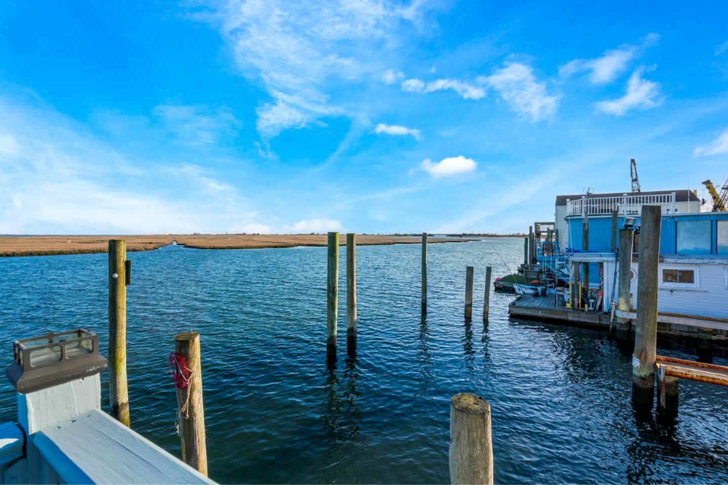 Unique Cozy A-Frame Houseboat Close to Jones Beach for an Unforgettable Coastal Getaway in Seaford, New York