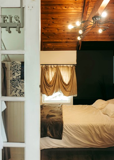 Floating Homes (United States of America, Seaford, New York)