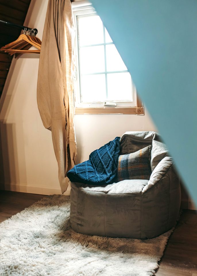 Unique Cozy A-Frame Houseboat Close to Jones Beach for an Unforgettable Coastal Getaway in Seaford, New York