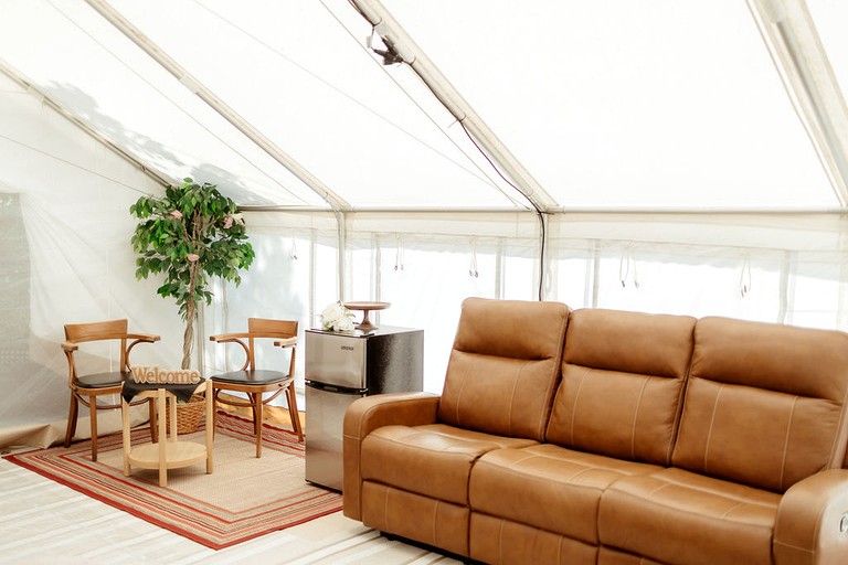 Yurts (United States of America, Silver Point, Tennessee)