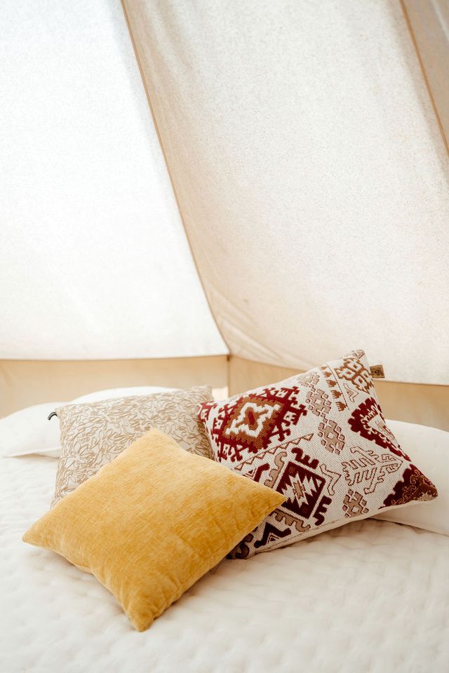 Gorgeous Bell Tent for a Romantic Glamping Escape Surrounded by Nature in Silver Point, Tennessee