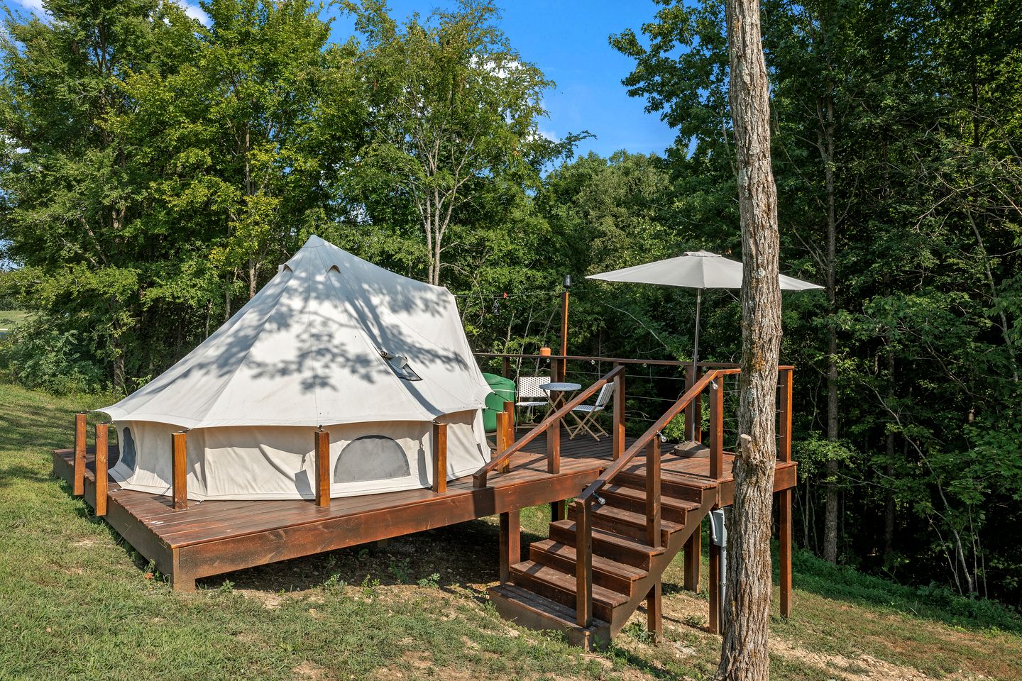 Luxurious Bell Tent on an Incredible Resort with Spectacular Views in Silver Point, Tennessee