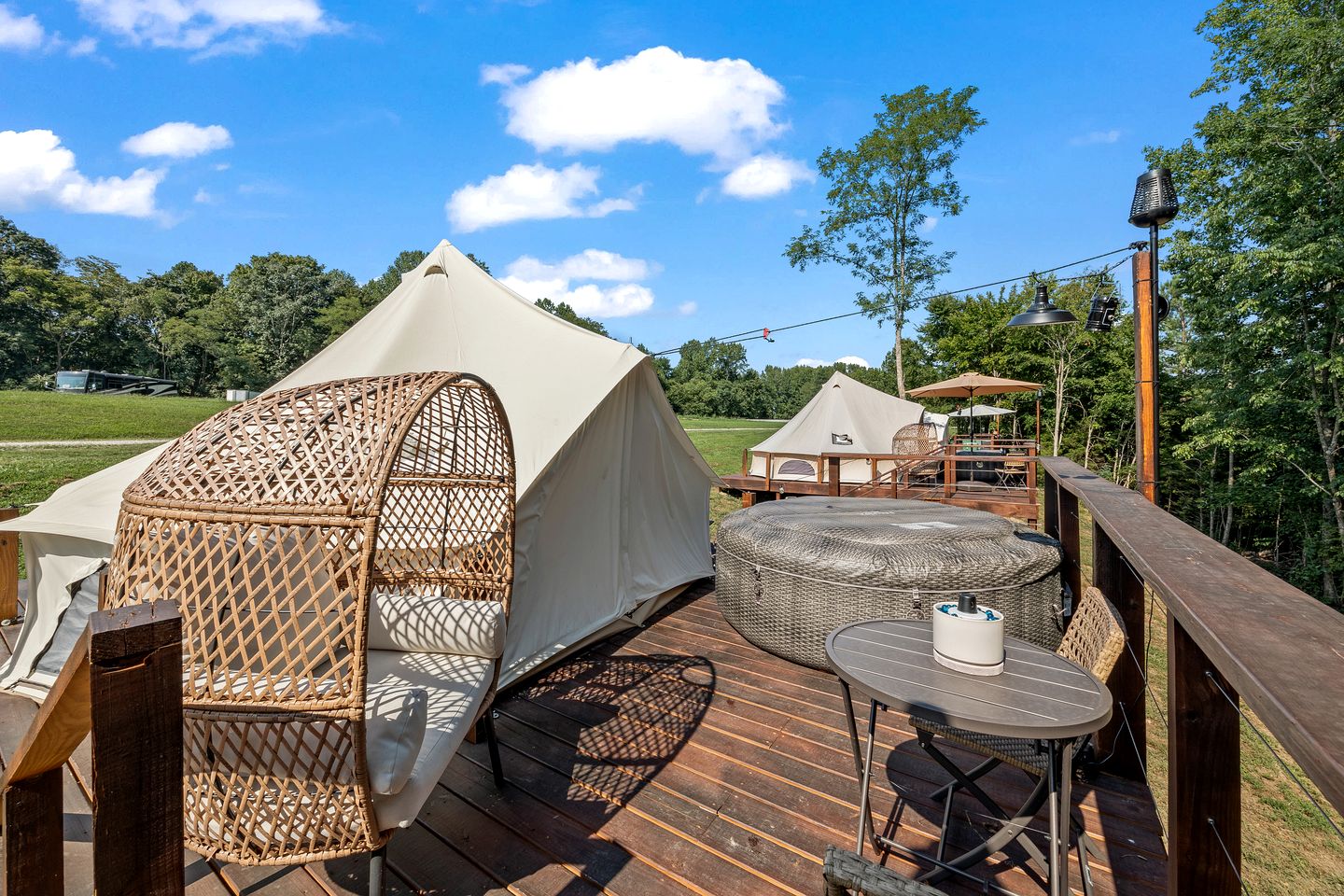 Luxurious Bell Tent on an Incredible Resort with Spectacular Views in Silver Point, Tennessee