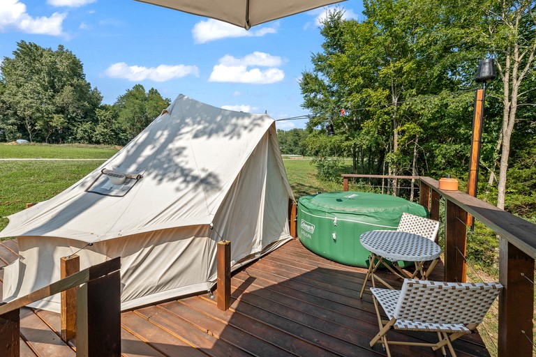 Stunning Bell Tent with Beautiful Upper Cumberland Mountain Range Views for a Memorable Getaway in Tennessee