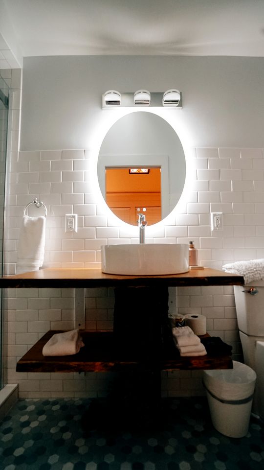 Cozy Rustic Cabin Nestled in the Scenic Reems Creek Valley for a Peaceful Mountain Escape Surrounded by Nature near the Pisgah National Forest in NC