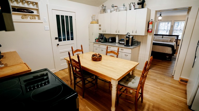 Cabins (United States of America, Weaverville, North Carolina)