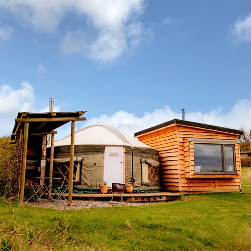Unique Cabin-Yurt Hybrid for a Memorable Glamping Experience near Masham, England