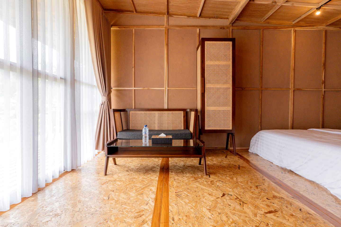 Eco-Friendly Hillside Retreat with Ocean Views near Watukarung, East Java