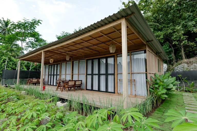 Tranquil Family Suite with Private Veranda near the Beach in Pacitan, East Java