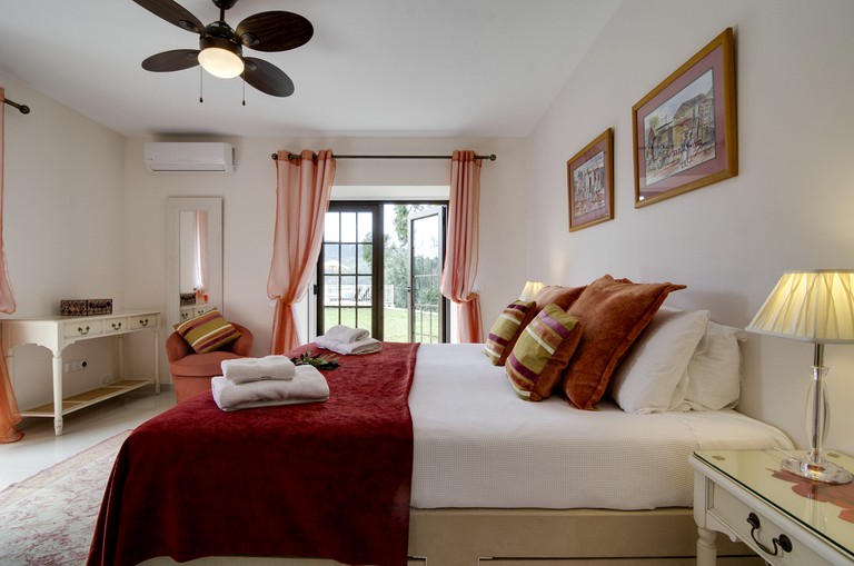 Villas (Portugal, São Bartolomeu de Messines, Faro District)