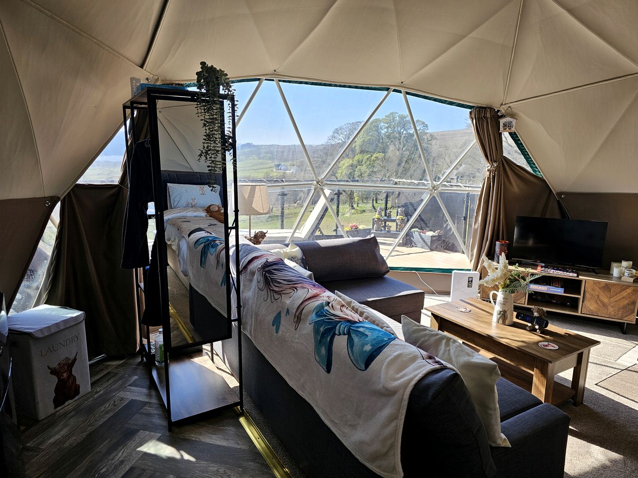 Scottish Glamping Dome with Private Hot Tub in Carron Valley, Perfect for a Countryside Escape from Glasgow