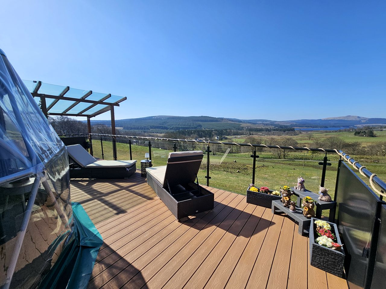 Scottish Glamping Dome with Private Hot Tub in Carron Valley, Perfect for a Countryside Escape from Glasgow