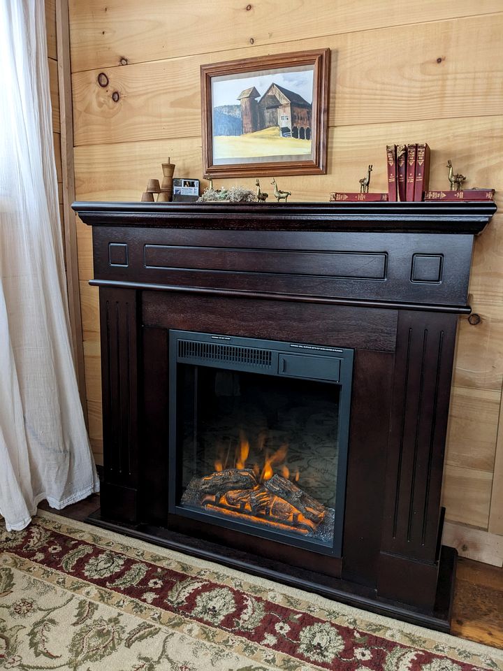 Historic Converted Concrib Glamping Cabin in the Heart of Vermont, Perfect for a Weekend Retreat in Nature