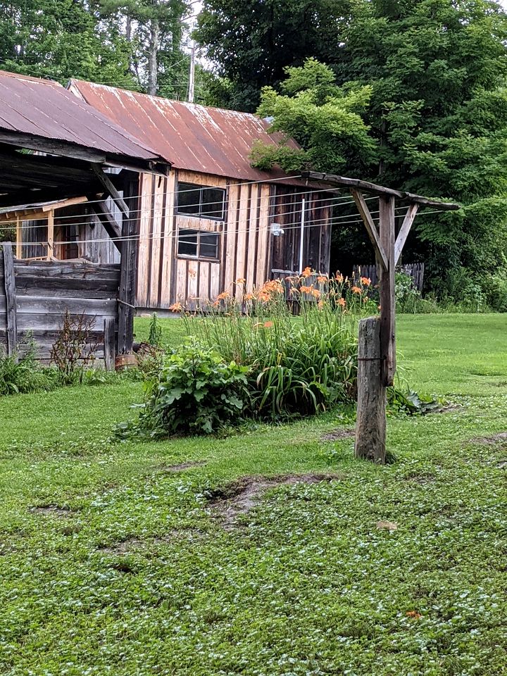 Historic Converted Concrib Glamping Cabin in the Heart of Vermont, Perfect for a Weekend Retreat in Nature