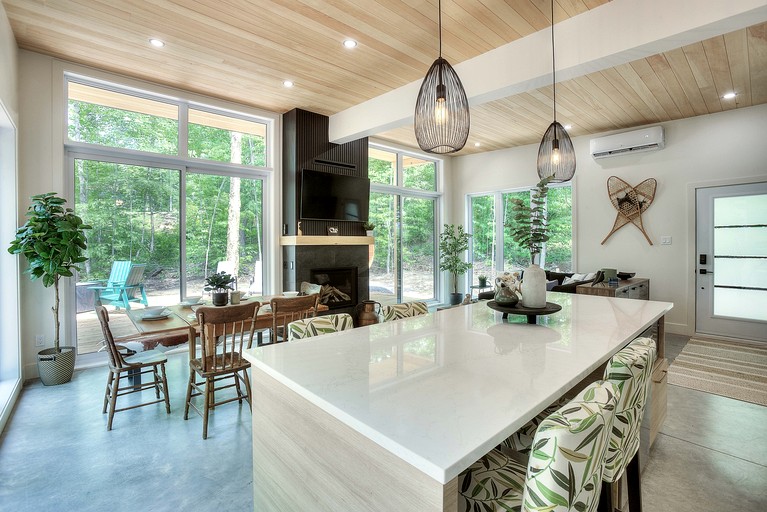 Cottages (Canada, La Conception, Quebec)