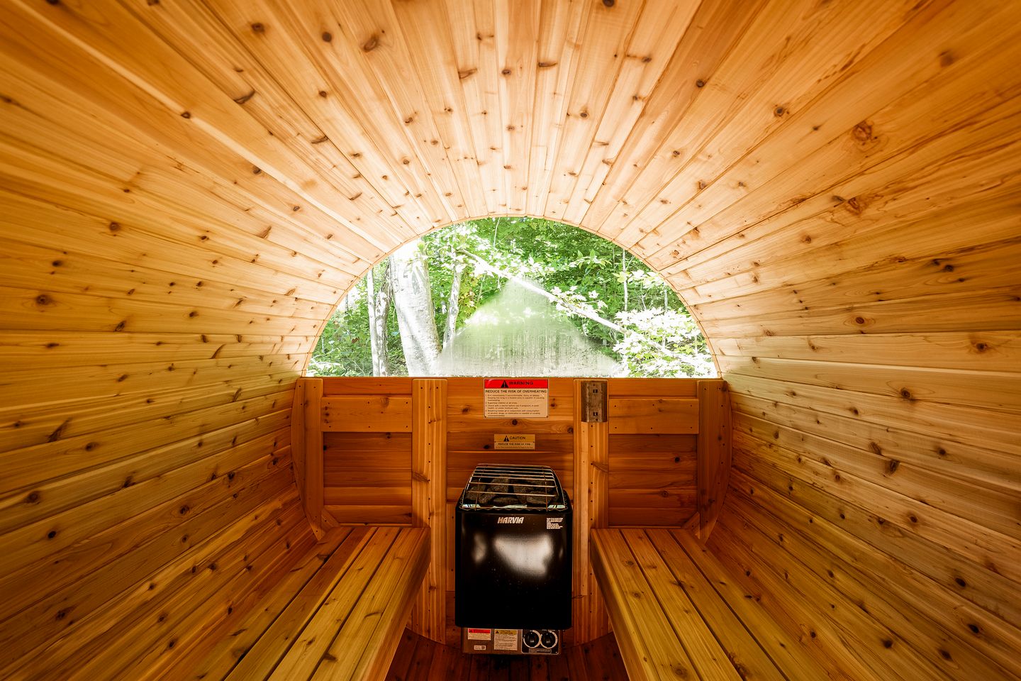 Gorgeous Modern Cottage for a Scandinavian Spa-Themed Retreat Surrounded by Nature near La Conception, Quebec