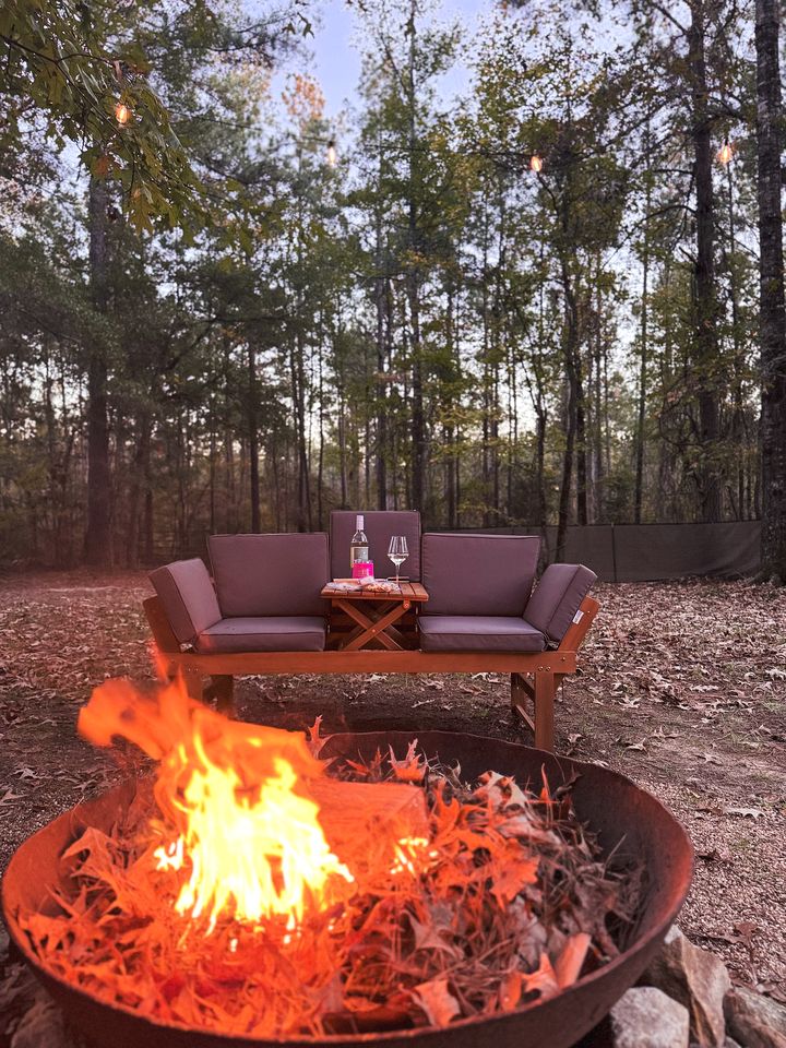Cozy Secluded Cabin Bordered by Kisatchie National Forest for a Relaxing Retreat in Nature in Glenmora, Louisiana