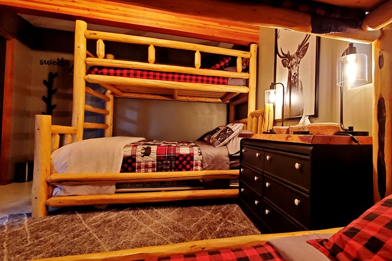 Vacation Rentals (Canada, Sun Peaks, British Columbia)