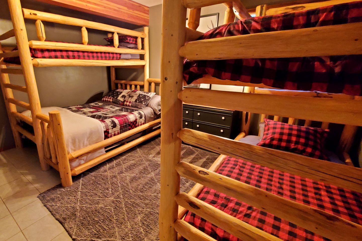 Stunning Spacious Chalet with Breathtaking Views for a Memorable Group Getaway in Sun Peaks, British Columbia