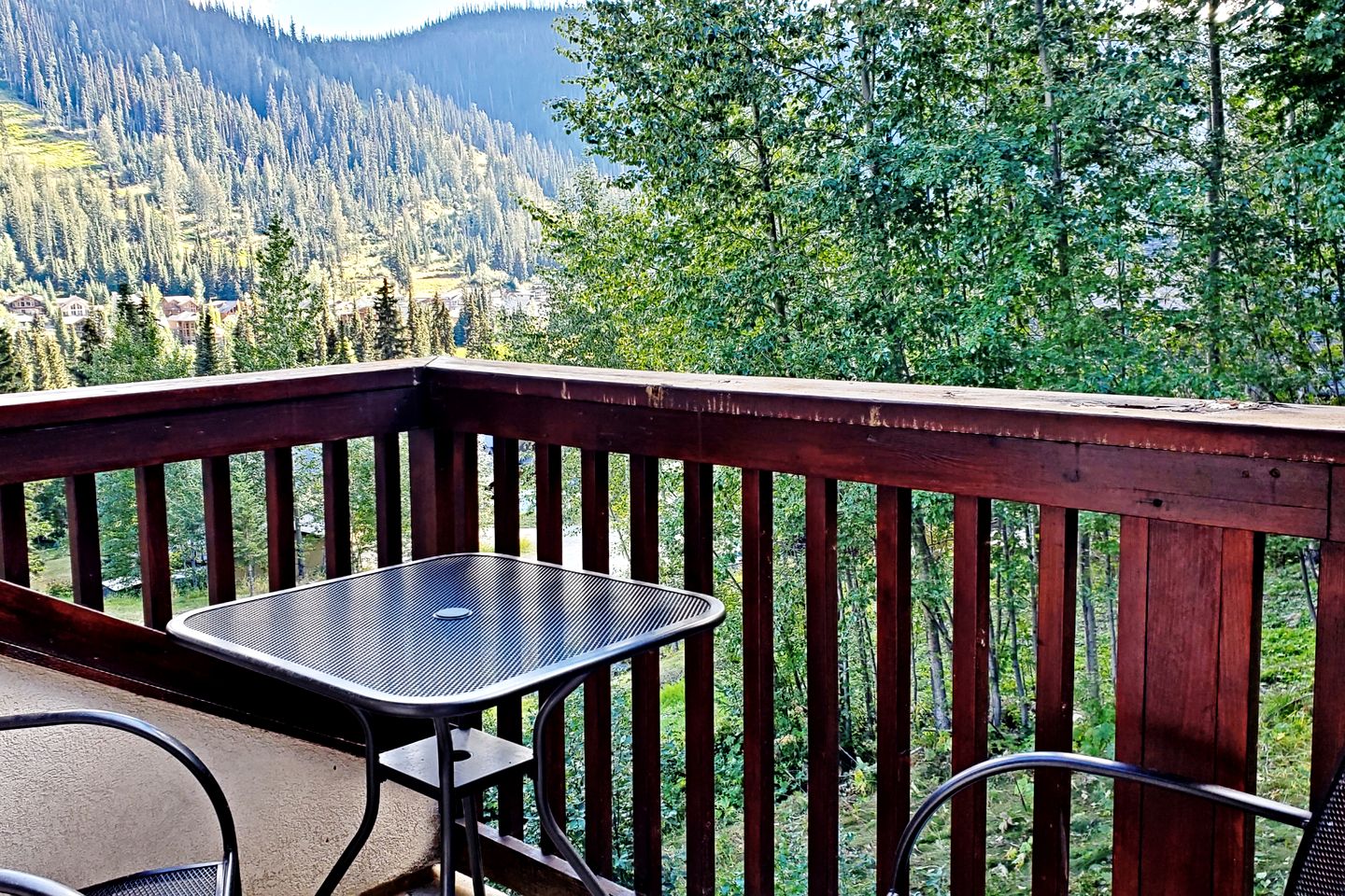 Stunning Spacious Chalet with Breathtaking Views for a Memorable Group Getaway in Sun Peaks, British Columbia