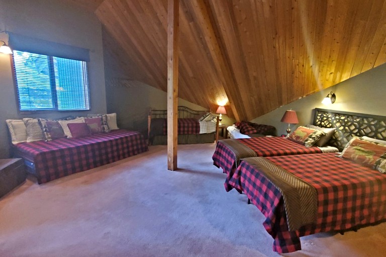 Cabins (Canada, Whistler, British Columbia)